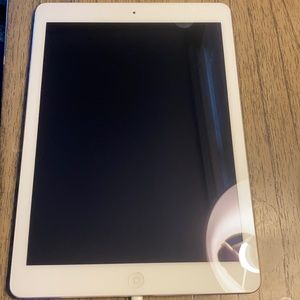 iPad Air, light grey, unlocked
